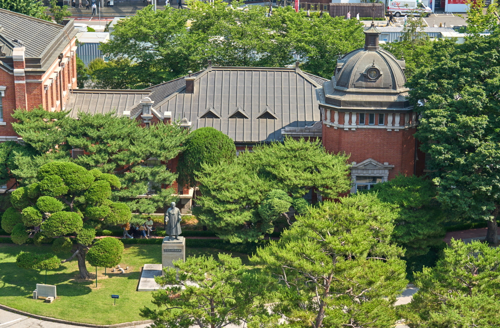 여름의 서울대학교병원 시계탑(3)