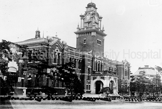 총독부의원 시절 시계탑건물