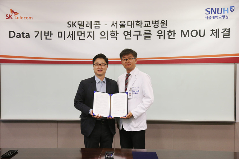 왼쪽부터 홍승진 AI 홈 유닛장, 서울대병원 영상의학과 이창현 교수