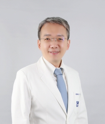 [병원뉴스]서울대병원 이동훈 교수, 국제학술지 '익스페리멘탈 더마톨로지' 편집장 선임