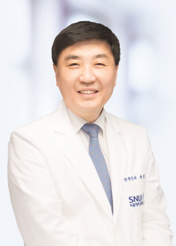 [병원뉴스]서울대병원 산부인과 박중신 교수, 고위험 산모·신생아 지원사업 유공 보건복지부장관 표창