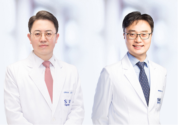 [사진 왼쪽부터] 서울대병원 성형외과 홍기용 교수, 융합의학과 공현중 교수